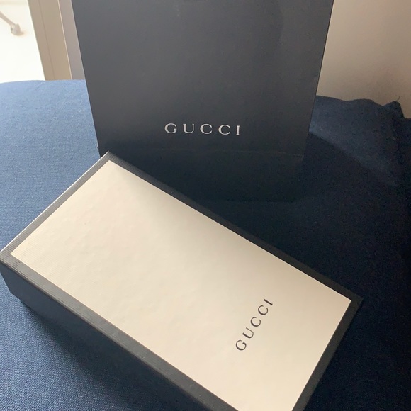 Authentic New Gucci Stripe Wallet - Picture 8 of 8